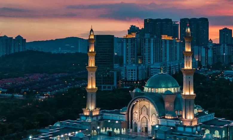 Photo by Fahrul Azmi on Unsplash، برخصة المشاع الإبداعي