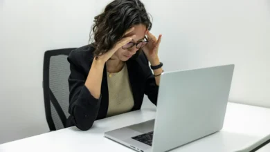 إرهاق، صورة تعبيرية من Resume Genius، برخصة المشاع الإبداعي