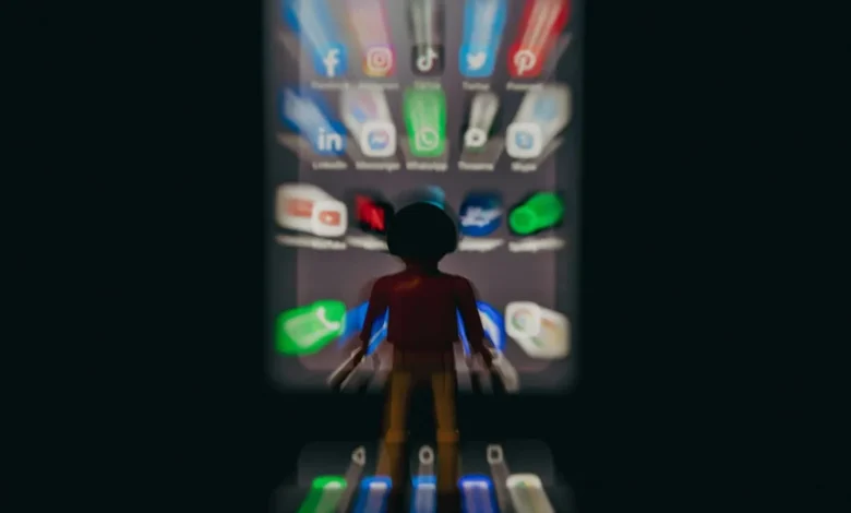 إدمان الشاشات، Photo by Florian Schmetz on Unsplash