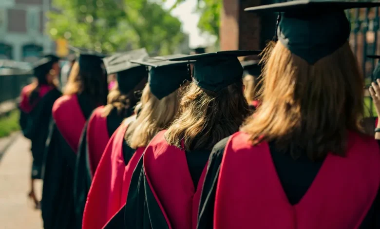 جامعة هارفارد، Photo by Christian Lendl on Unsplash